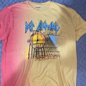 Def Leppard shirt